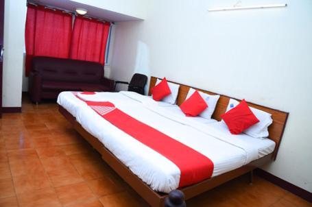 Hotel Radhakrishna Мадурай Экстерьер фото