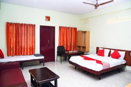 Hotel Radhakrishna Мадурай Экстерьер фото